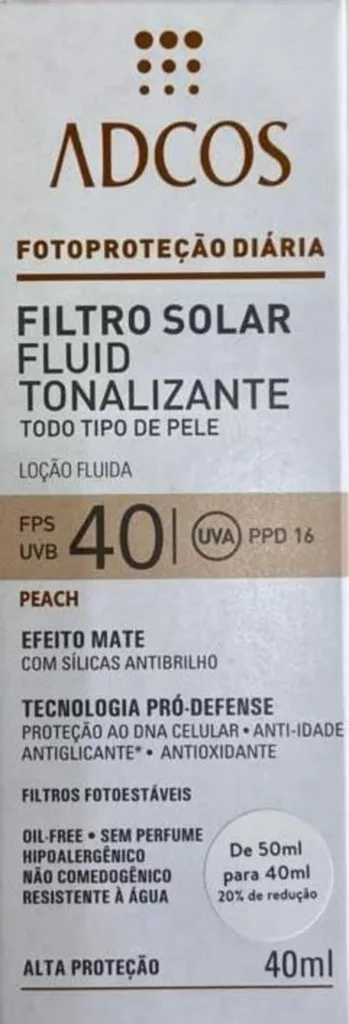 Ilustramos um frasco do protetor solar com base ideal para pele oleosa Adcos Filtro Solar Tonalizante FPS 40